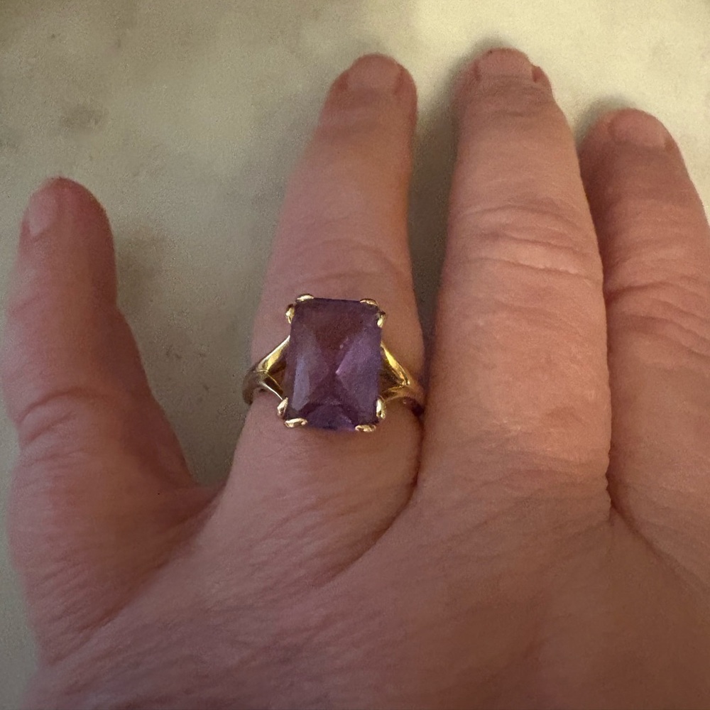 14k amethyst ring gold size 7. Great condition